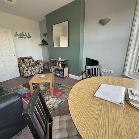 Seabreeze Apartment Eastbourne Eksteriør billede