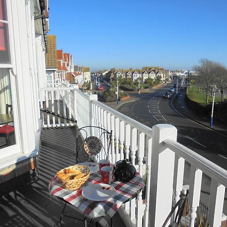 Seabreeze Apartment Eastbourne Eksteriør billede