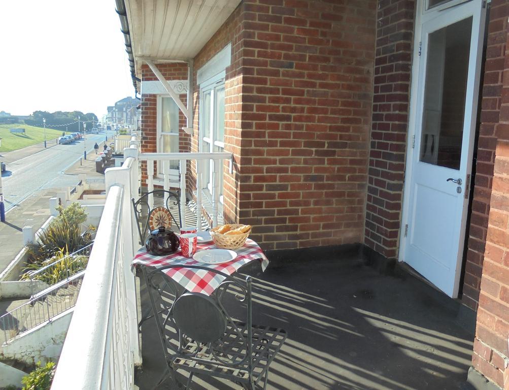 Seabreeze Apartment Eastbourne Eksteriør billede