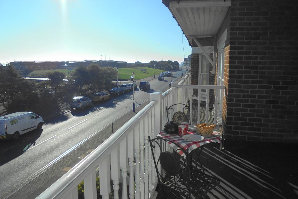 Seabreeze Apartment Eastbourne Eksteriør billede
